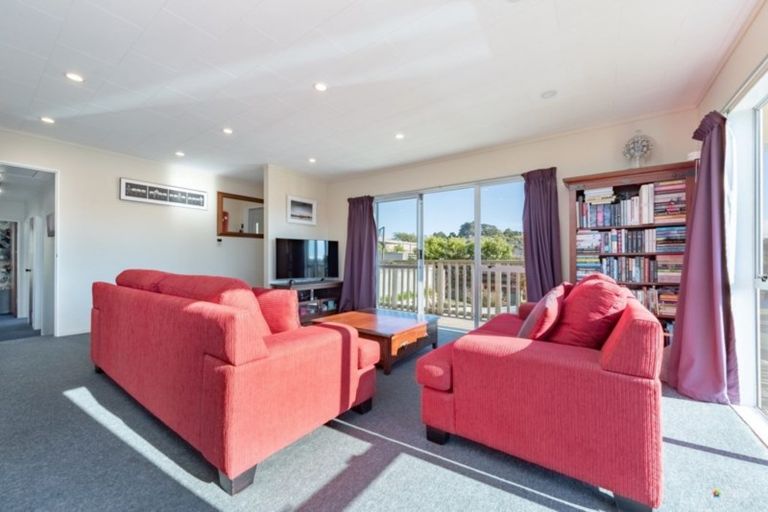 Photo of property in 14 Thimble Lane, Whitby, Porirua, 5024