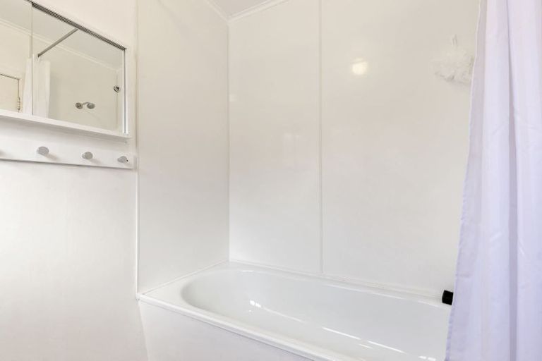 Photo of property in 16a Thurleigh Grove, Karori, Wellington, 6012