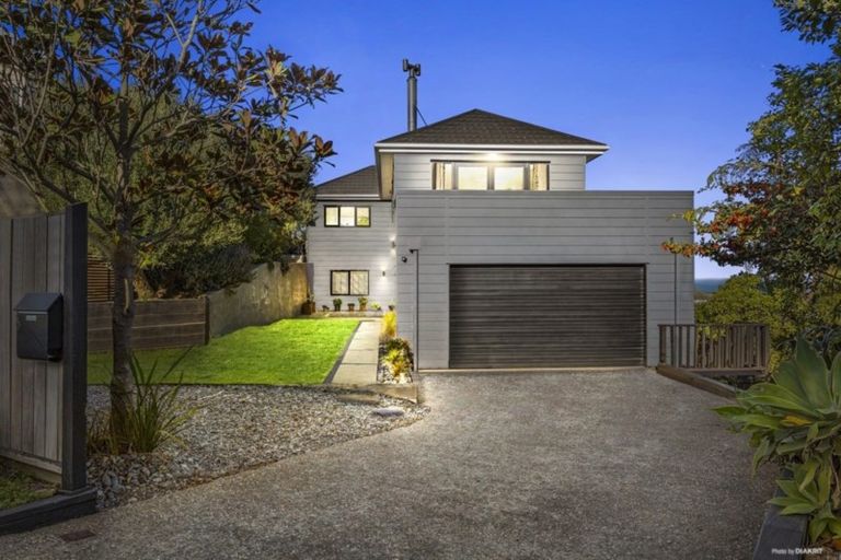 Photo of property in 5 Inverell Way, Seatoun, Wellington, 6022