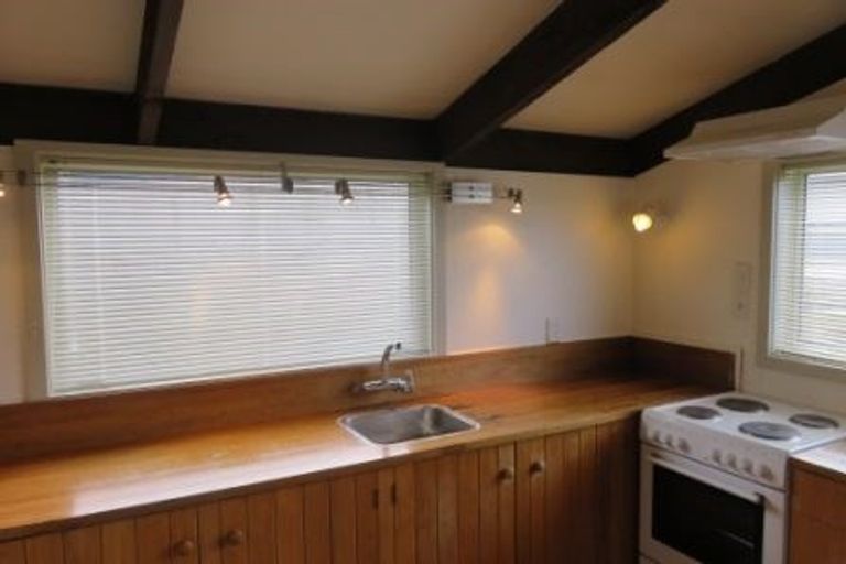 Photo of property in 3 Glamorgan Street, Northland, Wellington, 6012