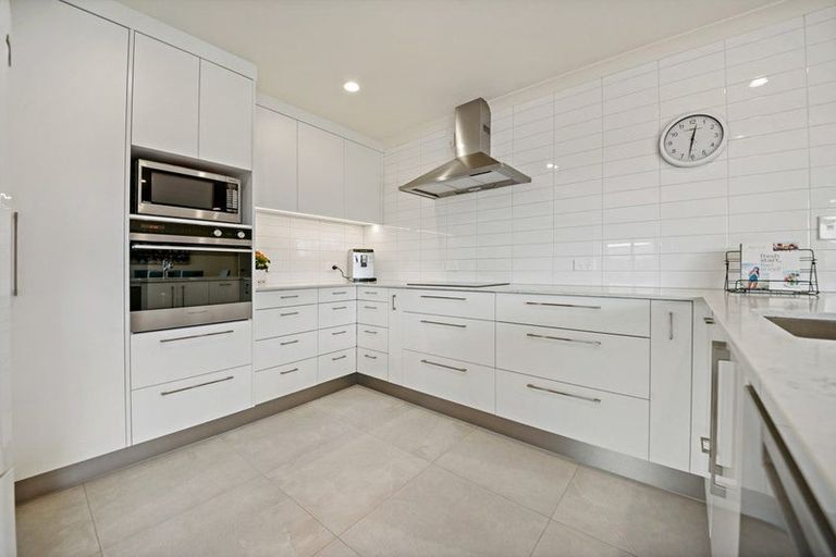 Photo of property in 182a Queen Street, Pukekohe, 2120