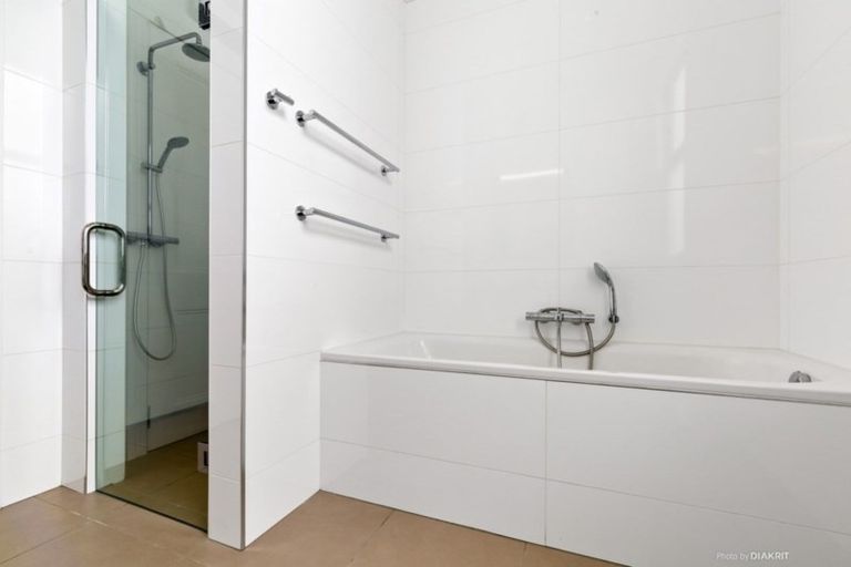 Photo of property in 9 Caroline Street, Mount Victoria, Wellington, 6011
