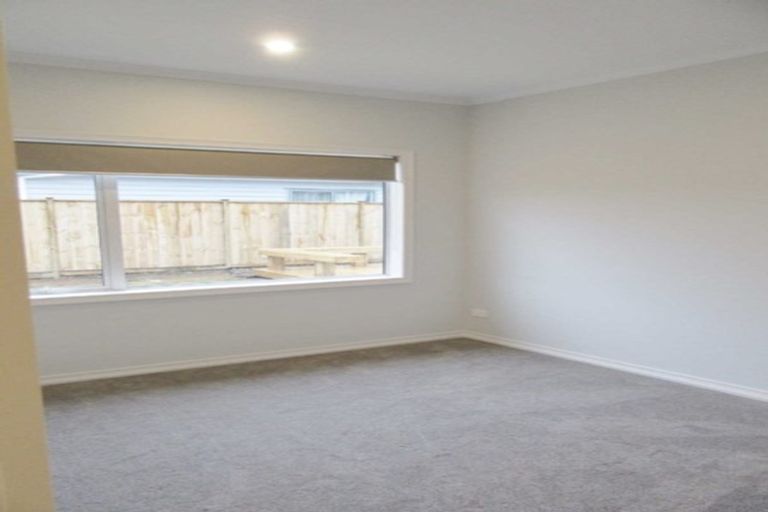 Photo of property in 12 Brumbie Way, Karaka, Papakura, 2113