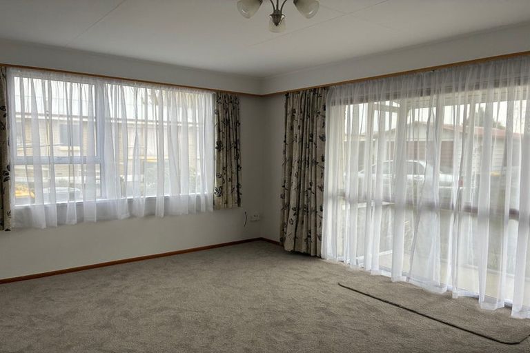 Photo of property in 2/12 Chaucer Street, Milton, 9220