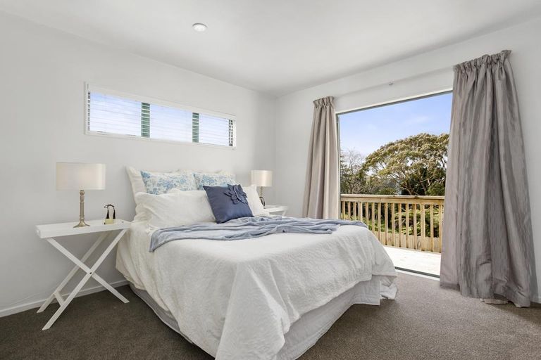 Photo of property in 2 Longview Rise, Massey, Auckland, 0614