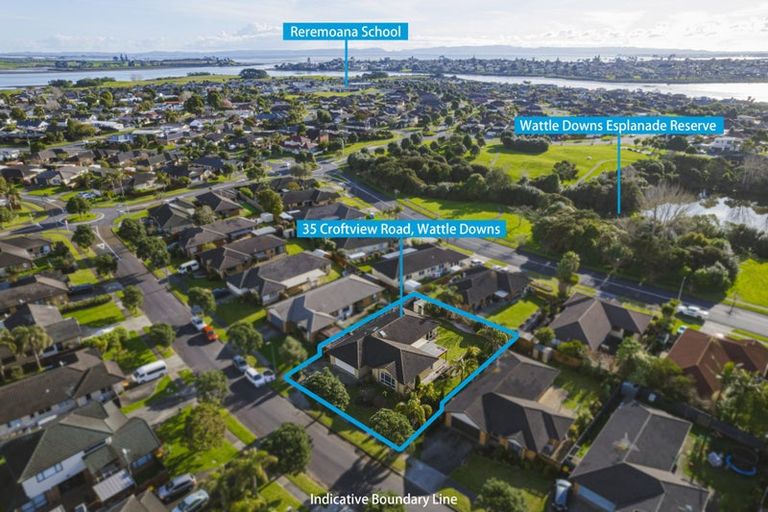 Photo of property in 35 Croftview Road, Wattle Downs, Auckland, 2103