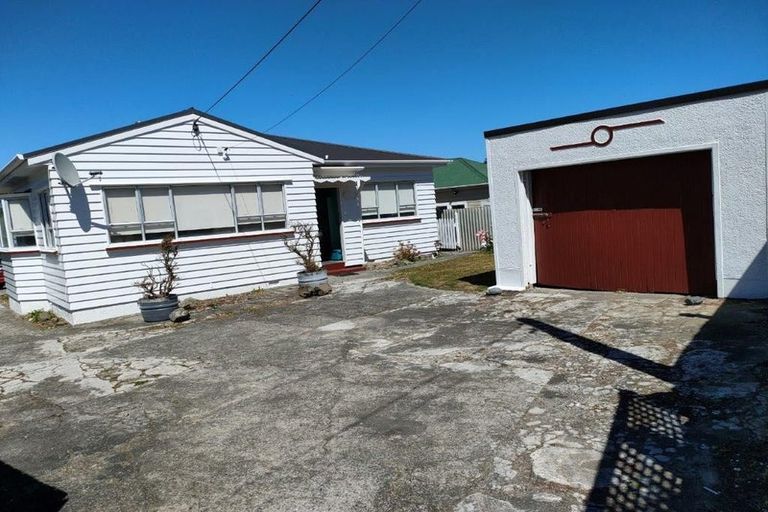 Photo of property in 94 Tiber Street, Island Bay, Wellington, 6023