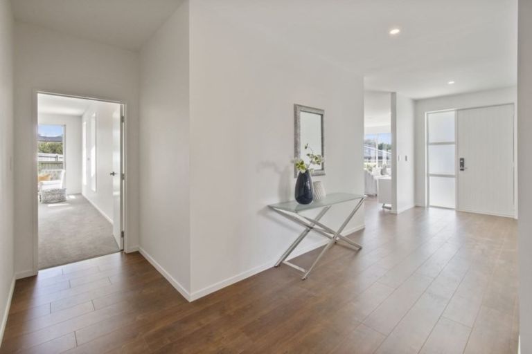 Photo of property in 8 Penny Lane, Pukekohe, 2120