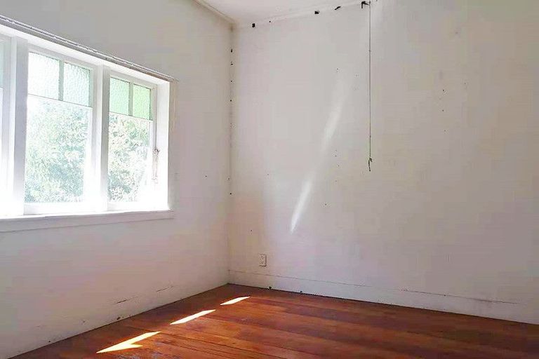 Photo of property in 55 Margan Avenue, New Lynn, Auckland, 0600