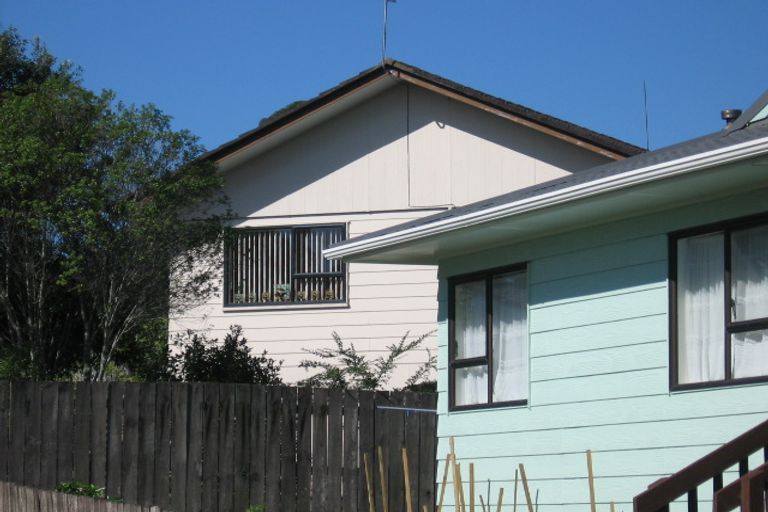 Photo of property in 67 Meadowvale Rise, Titirangi, Auckland, 0604