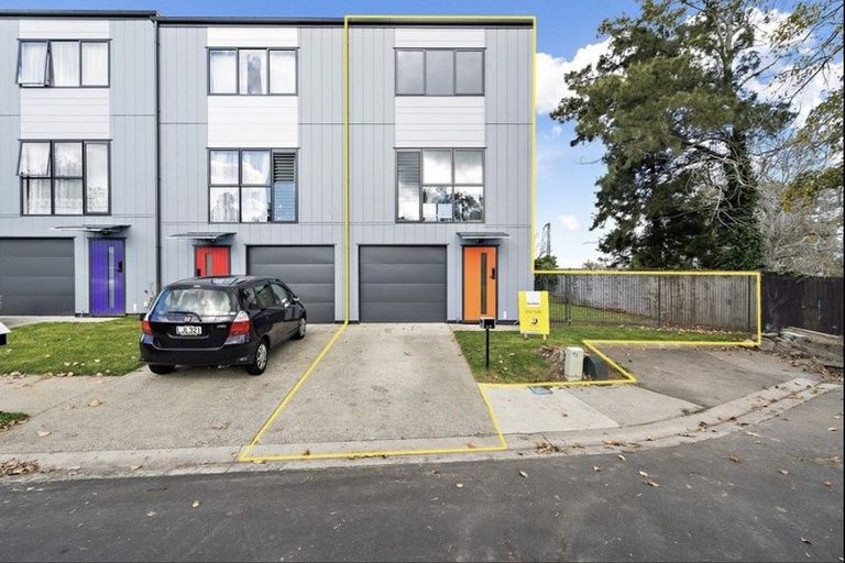 Photo of property in 32 Kevale Place, Manurewa, Auckland, 2102