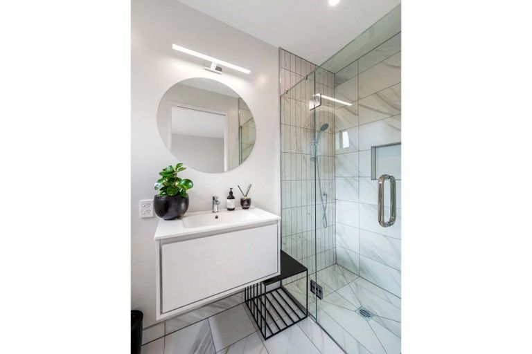 Photo of property in 5 Mcdonald Street, Wanaka, 9305