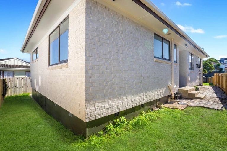 Photo of property in 9 Massine Place, Randwick Park, Auckland, 2105