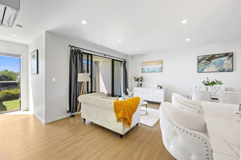 Photo of property in 24c Tomintoul Place, Highland Park, Auckland, 2010