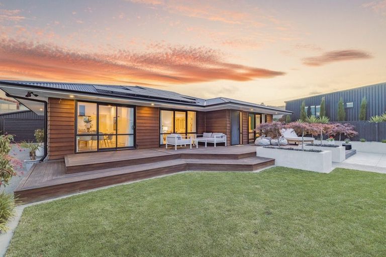 Photo of property in 87 Beachville Road, Redcliffs, Christchurch, 8081