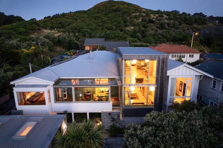 Photo of property in 17 Dover Street, Island Bay, Wellington, 6023