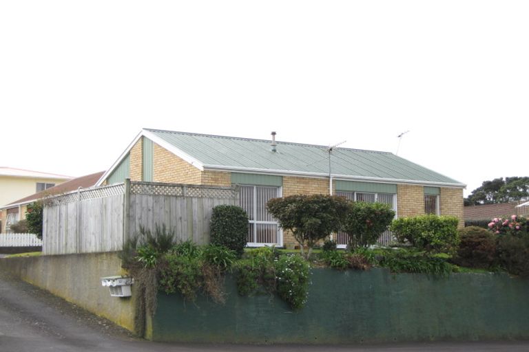 Photo of property in 3/10 Birdwood Avenue, Moturoa, New Plymouth, 4310