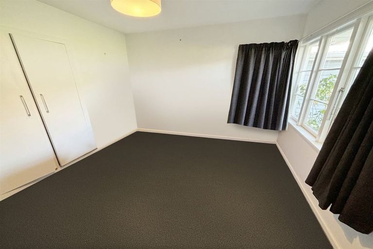 Photo of property in 2/7 Leonard Place, Saint Martins, Christchurch, 8022