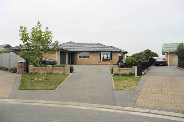 Photo of property in 12 Peel Close, Rolleston, 7614