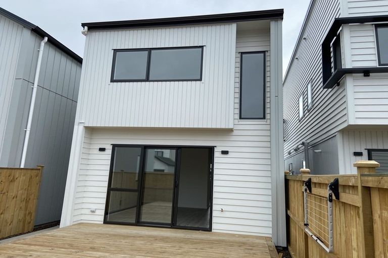 Photo of property in 37 Kairakau Street, Papakura, 2110