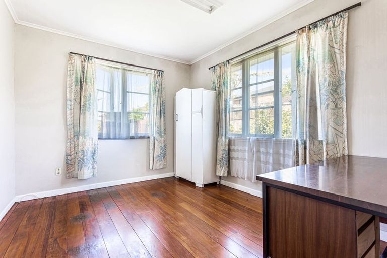 Photo of property in 58 Hutchinson Avenue, New Lynn, Auckland, 0600