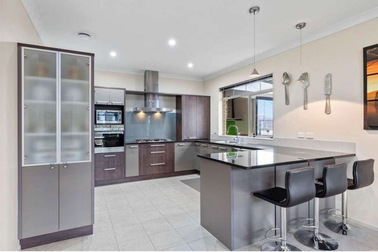 Photo of property in 27 Amaretto Avenue, Flat Bush, Auckland, 2019