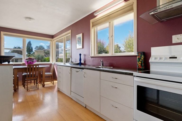 Photo of property in 18 Bristol Avenue, Brookfield, Tauranga, 3110