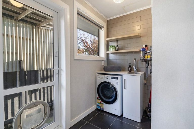 Photo of property in 6 Dymock Place, Bishopdale, Christchurch, 8053