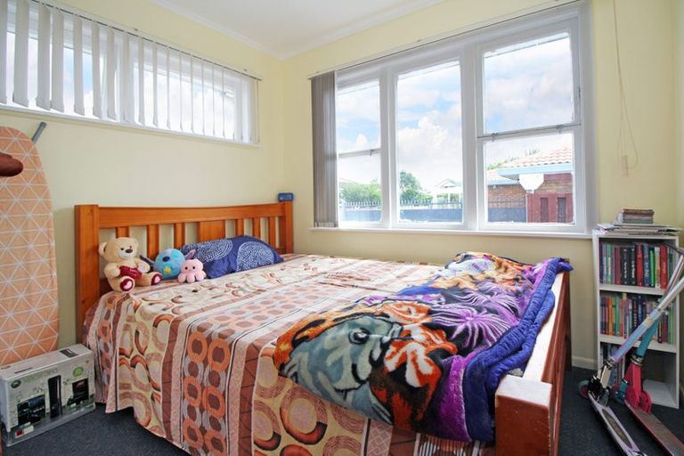 Photo of property in 1/5 Esperanto Road, Papatoetoe, Auckland, 2025