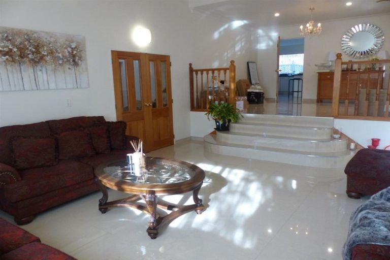 Photo of property in 9 Corsham Grove, Churton Park, Wellington, 6037