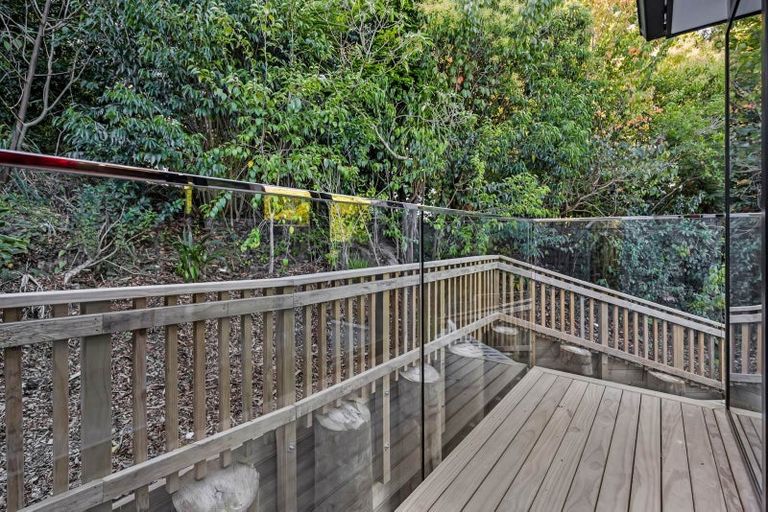 Photo of property in 8b South Lynn Road, Titirangi, Auckland, 0604