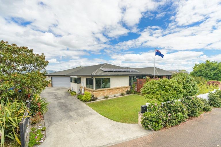 Photo of property in 27 Strachan Way, Highbury, Palmerston North, 4412