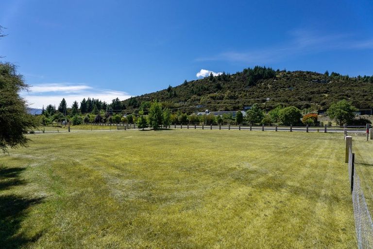 Photo of property in 4 Mount Linton Avenue, Wanaka, 9305