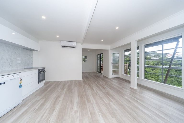 Photo of property in 43b Harbour View Road, Northland, Wellington, 6012