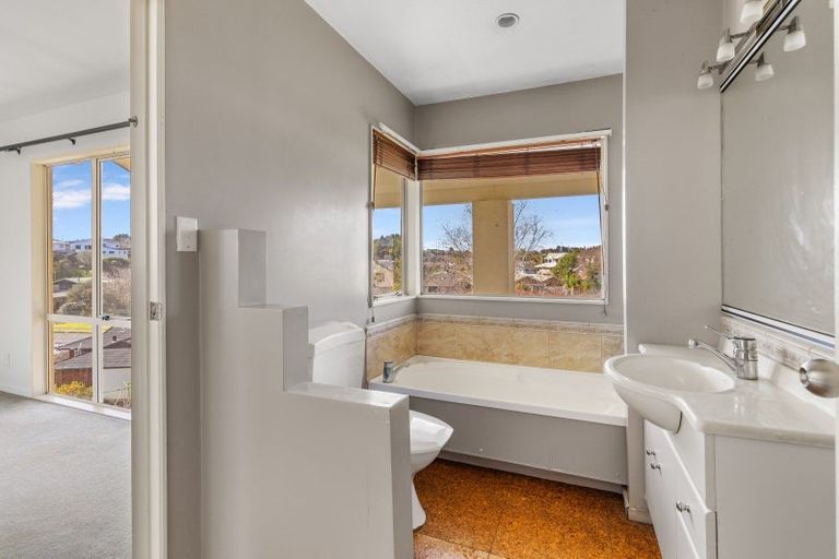 Photo of property in 3 Pentland Place, Highlands Park, New Plymouth, 4312