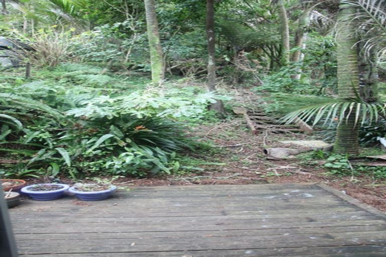 Photo of property in 128 Otitori Bay Road, Titirangi, Auckland, 0604
