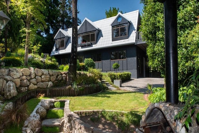 Photo of property in 56 Muritai Crescent, Havelock North, 4130