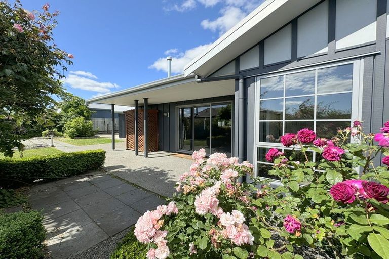 Photo of property in 1 Highgrove Place, Waipukurau, 4200