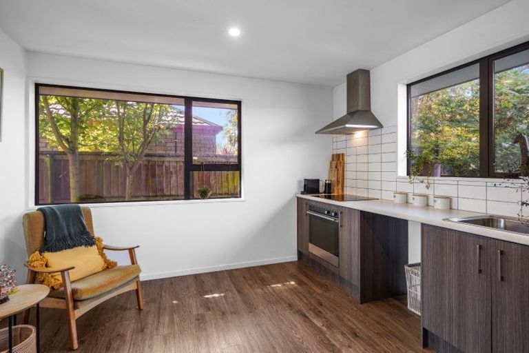 Photo of property in 3/221 Edgeware Road, Edgeware, Christchurch, 8013