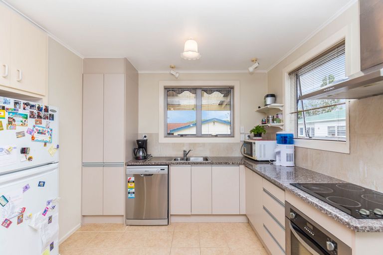 Photo of property in 1a Laurie Avenue, Papakura, 2110