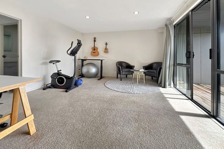 Photo of property in 5/12 Schnapper Rock Road, Schnapper Rock, Auckland, 0632