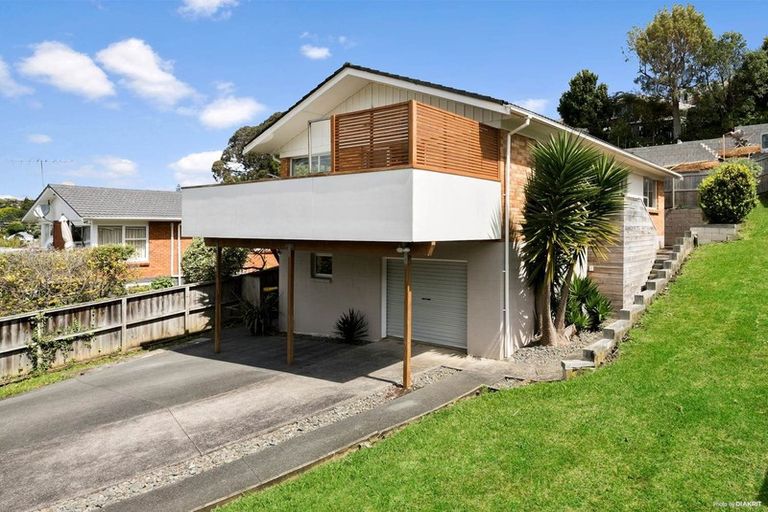 Photo of property in 19 Sovereign Place, Glenfield, Auckland, 0629