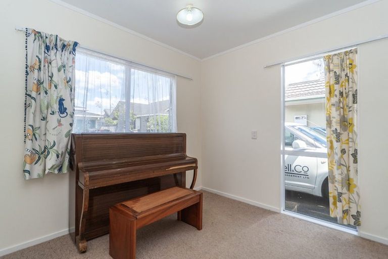 Photo of property in 2 Macalister Place, Miramar, Wellington, 6022