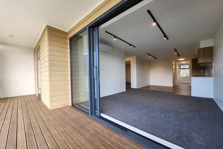 Photo of property in 65u5 Tiketike Way, Brooklyn, Wellington, 6021