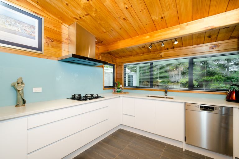 Photo of property in 535 Peak Road, Helensville, 0875