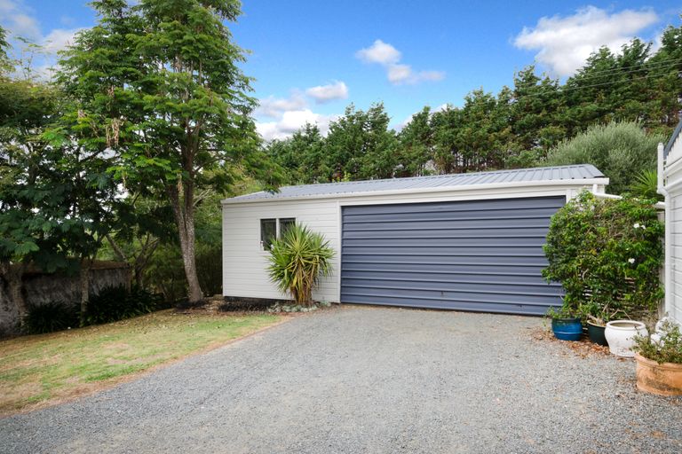 Photo of property in 535 Peak Road, Helensville, 0875