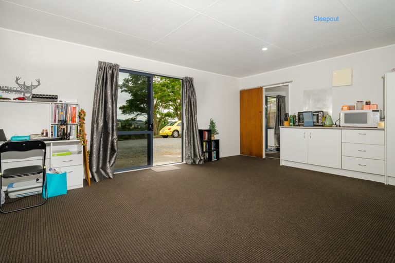 Photo of property in 535 Peak Road, Helensville, 0875