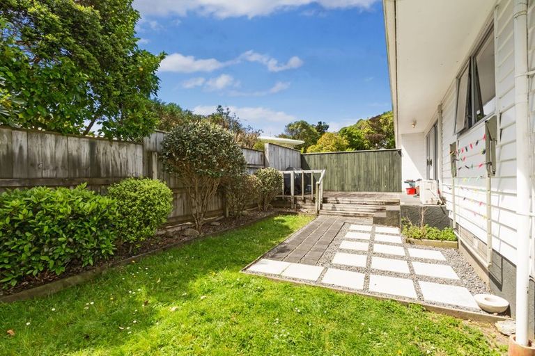 Photo of property in 169b Newlands Road, Newlands, Wellington, 6037