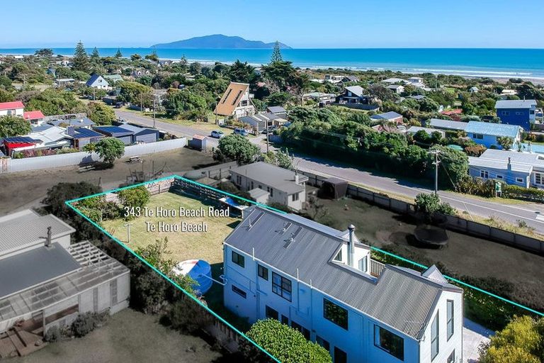 Photo of property in 343 Te Horo Beach Road, Te Horo Beach, Otaki, 5581