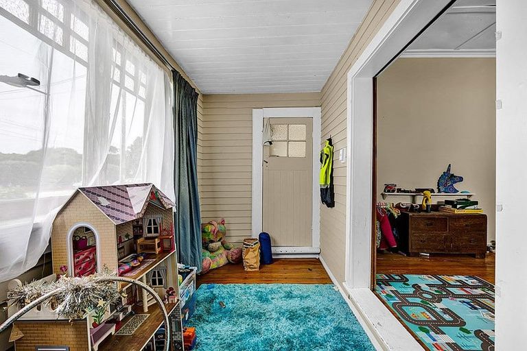 Photo of property in 265 Princes Street, Hawera, 4610